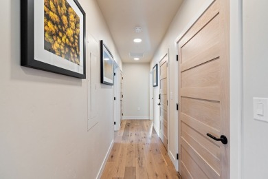 Spacious 3 bed/2 bath Condo! This turnkey, 1470 sq ft, unit is a on Osprey Meadows at Tamarack Resort in Idaho - for sale on GolfHomes.com, golf home, golf lot