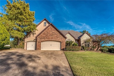 Discover sophistication and comfort in this striking home on Harrison Country Club in Arkansas - for sale on GolfHomes.com, golf home, golf lot