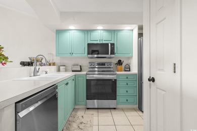 Immaculate fully furnished 2 bedroom 2 bath condo located in the on The Valley At Eastport in South Carolina - for sale on GolfHomes.com, golf home, golf lot