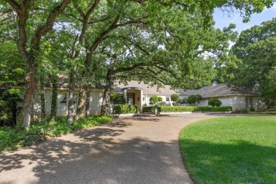 Lovely custom-built, one-owner home on a corner lot of a on Texas Rangers Golf Club  in Texas - for sale on GolfHomes.com, golf home, golf lot