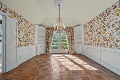 Lovely custom-built, one-owner home on a corner lot of a on Texas Rangers Golf Club  in Texas - for sale on GolfHomes.com, golf home, golf lot