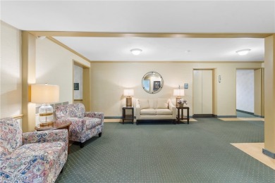 Welcome to this charming 2-bedroom, 1-bath unit in the on Shaker Heights Country Club in Ohio - for sale on GolfHomes.com, golf home, golf lot