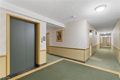 Welcome to this charming 2-bedroom, 1-bath unit in the on Shaker Heights Country Club in Ohio - for sale on GolfHomes.com, golf home, golf lot