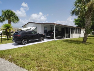 Welcome Home!! This 2-bedroom / 2-bath updated home is waiting on Spanish Lakes Fairways in Florida - for sale on GolfHomes.com, golf home, golf lot