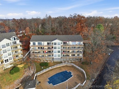 TOP-FLOOR CONDO with VAULTED CEILINGS, GREAT VIEWS, and on Sycamore Creek Golf Club in Missouri - for sale on GolfHomes.com, golf home, golf lot
