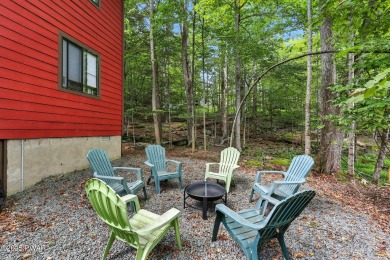 This beautifully maintained 3-bedroom, 2-bath chalet is tucked on The Hideout Golf in Pennsylvania - for sale on GolfHomes.com, golf home, golf lot