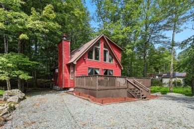 This beautifully maintained 3-bedroom, 2-bath chalet is tucked on The Hideout Golf in Pennsylvania - for sale on GolfHomes.com, golf home, golf lot