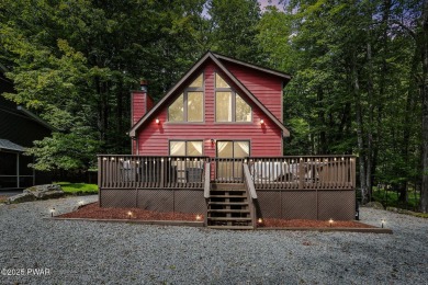 This beautifully maintained 3-bedroom, 2-bath chalet is tucked on The Hideout Golf in Pennsylvania - for sale on GolfHomes.com, golf home, golf lot