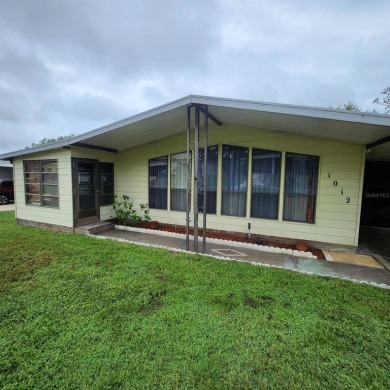 Come take a look at this home located in the GATED neighborhood on Silver Lake Executive Golf Course in Florida - for sale on GolfHomes.com, golf home, golf lot