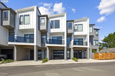 Rare opportunity to own a turn key Short Term Rental. Sale comes on  in Oregon - for sale on GolfHomes.com, golf home, golf lot