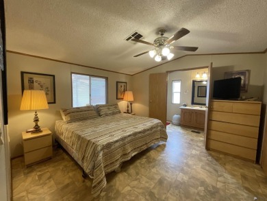 Welcome to easy living! This cozy and clean 2 bed, 2 bath on Butterfield Golf Course in Arizona - for sale on GolfHomes.com, golf home, golf lot