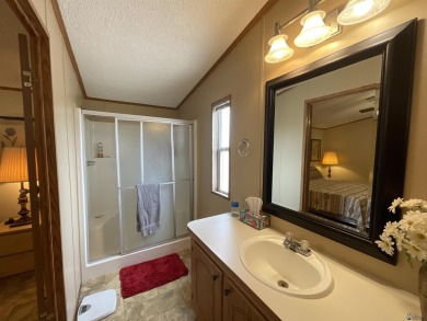 Welcome to easy living! This cozy and clean 2 bed, 2 bath on Butterfield Golf Course in Arizona - for sale on GolfHomes.com, golf home, golf lot