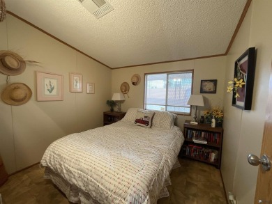 Welcome to easy living! This cozy and clean 2 bed, 2 bath on Butterfield Golf Course in Arizona - for sale on GolfHomes.com, golf home, golf lot