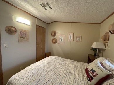 Welcome to easy living! This cozy and clean 2 bed, 2 bath on Butterfield Golf Course in Arizona - for sale on GolfHomes.com, golf home, golf lot