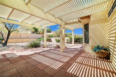 Welcome to easy living in the heart of Sun City Summerlin! This on Highland Falls Golf Club in Nevada - for sale on GolfHomes.com, golf home, golf lot