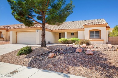 Welcome to easy living in the heart of Sun City Summerlin! This on Highland Falls Golf Club in Nevada - for sale on GolfHomes.com, golf home, golf lot