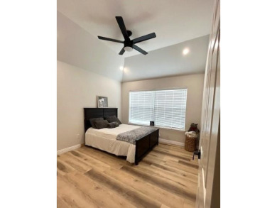 Stunning Fully Remodeled Home with High-End Modern Finishes! on Stewart Peninsula Golf Course in Texas - for sale on GolfHomes.com, golf home, golf lot