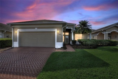 Under contract-accepting backup offers. New ROOF will be on Ridgewood Lakes Golf and Country Club in Florida - for sale on GolfHomes.com, golf home, golf lot