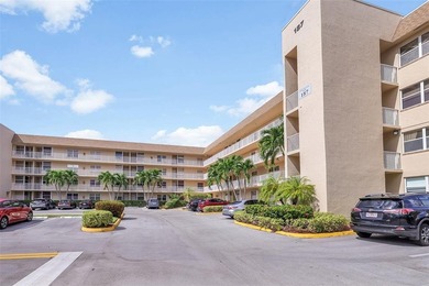 55+ COMMUNITY  IN THE SOUGHT AFTER SUNRISE LAKES PHASE IV, 2/2 on Sunrise Lakes Phase IV Golf Course in Florida - for sale on GolfHomes.com, golf home, golf lot