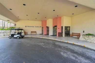 55+ COMMUNITY  IN THE SOUGHT AFTER SUNRISE LAKES PHASE IV, 2/2 on Sunrise Lakes Phase IV Golf Course in Florida - for sale on GolfHomes.com, golf home, golf lot