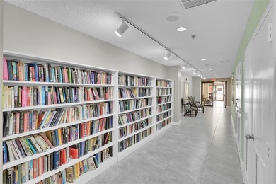 55+ COMMUNITY  IN THE SOUGHT AFTER SUNRISE LAKES PHASE IV, 2/2 on Sunrise Lakes Phase IV Golf Course in Florida - for sale on GolfHomes.com, golf home, golf lot