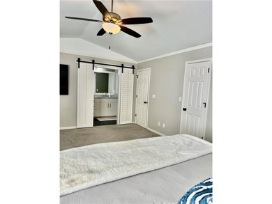 Discover this beautifully remodeled Pinnacle Townhouse featuring on Pinnacle Country Club in Arkansas - for sale on GolfHomes.com, golf home, golf lot