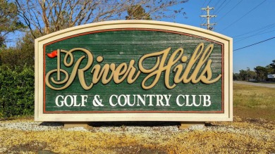 GRAND UPDATED HOME ON THE GOLF COURSE! THIS TIMELESS BRICK on River Hills Golf and Country Club in South Carolina - for sale on GolfHomes.com, golf home, golf lot