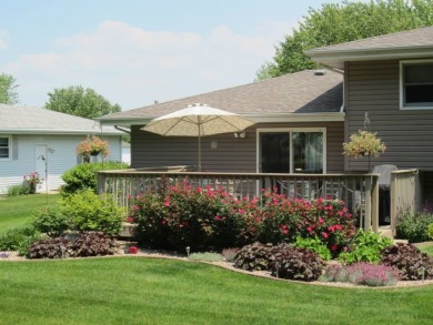 Looking for a three-bedroom home in Channahon/Minooka school on Heritage Bluffs Public Golf Club in Illinois - for sale on GolfHomes.com, golf home, golf lot