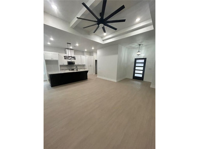 This open floorplan 2 bedroom, 2 bath house is beautiful! on Bella Vista - Metfield Golf Complex and Country Club in Arkansas - for sale on GolfHomes.com, golf home, golf lot