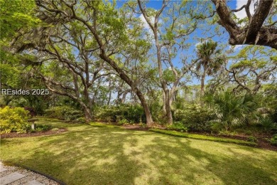 Relaxed Low Country elegance describes this 5BR/5.5BA home in on Colleton River Plantation Club in South Carolina - for sale on GolfHomes.com, golf home, golf lot