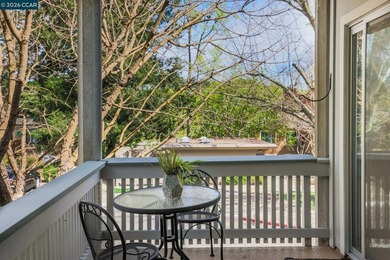 Welcome to this peaceful 2-bedroom, 1-bath home in the vibrant on Rossmoor Golf Course in California - for sale on GolfHomes.com, golf home, golf lot