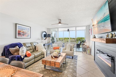Beautifully updated turnkey 2 bed 2 bath condo overlooking the on Pinebrook/Ironwood Golf Course in Florida - for sale on GolfHomes.com, golf home, golf lot