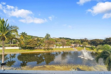 BEAUTIFUL 2 BEDROOM 2 BATH WITH MAGNIFICENT LAKE AND FOUNTAIN on Wynmoor Golf Course in Florida - for sale on GolfHomes.com, golf home, golf lot