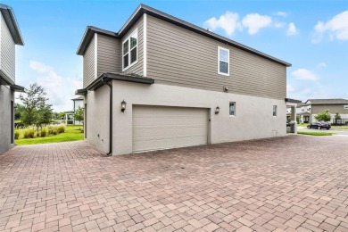 Welcome to this move-in ready 3-bedroom, 2.5-bathroom home in on  in Florida - for sale on GolfHomes.com, golf home, golf lot