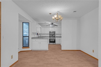 Move-in ready in beautiful Bella Vista! Perfectly situated on Bella Vista Country Club and Golf Course in Arkansas - for sale on GolfHomes.com, golf home, golf lot