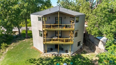 Everyday feels like a getaway at 2201 Fuller Lane. This on Lakeview Golf and Country Club in Texas - for sale on GolfHomes.com, golf home, golf lot