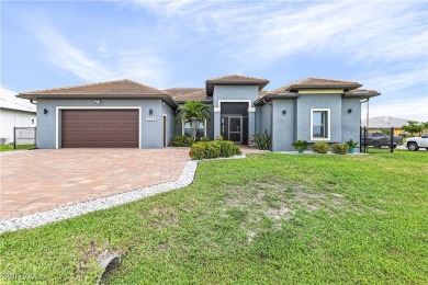 Welcome to 2322 SW Trafalgar Pkwy-an immaculate, Southern on Palmetto-Pine Country Club in Florida - for sale on GolfHomes.com, golf home, golf lot