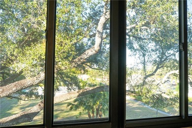 Don't miss out on owning a beautiful 2 bedroom, 2 bathroom top on Whiskey Creek Country Club in Florida - for sale on GolfHomes.com, golf home, golf lot