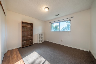 ESCAPE TO COUNTRY PARADISE WITHOUT SACRIFICING CONVENIENCE! This on Palo Cedro Golf Club in California - for sale on GolfHomes.com, golf home, golf lot