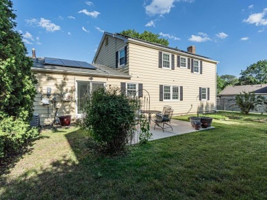 BEAUTIFULLY REMODELED GRAMERCY IN DESIRABLE STRATHMORE on Buffalo Grove Golf Club in Illinois - for sale on GolfHomes.com, golf home, golf lot