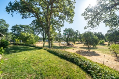 ESCAPE TO COUNTRY PARADISE WITHOUT SACRIFICING CONVENIENCE! This on Palo Cedro Golf Club in California - for sale on GolfHomes.com, golf home, golf lot