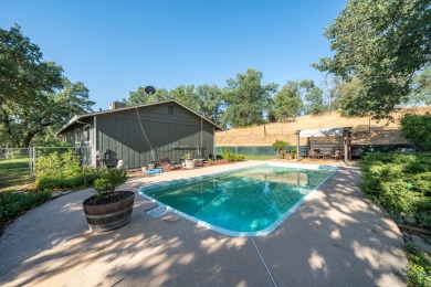 ESCAPE TO COUNTRY PARADISE WITHOUT SACRIFICING CONVENIENCE! This on Palo Cedro Golf Club in California - for sale on GolfHomes.com, golf home, golf lot