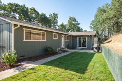 ESCAPE TO COUNTRY PARADISE WITHOUT SACRIFICING CONVENIENCE! This on Palo Cedro Golf Club in California - for sale on GolfHomes.com, golf home, golf lot