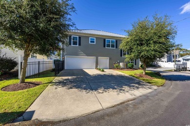 Looking for a 4-bed home in North Myrtle Beach just two blocks on Beachwood Golf Club in South Carolina - for sale on GolfHomes.com, golf home, golf lot