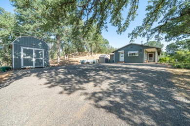 ESCAPE TO COUNTRY PARADISE WITHOUT SACRIFICING CONVENIENCE! This on Palo Cedro Golf Club in California - for sale on GolfHomes.com, golf home, golf lot