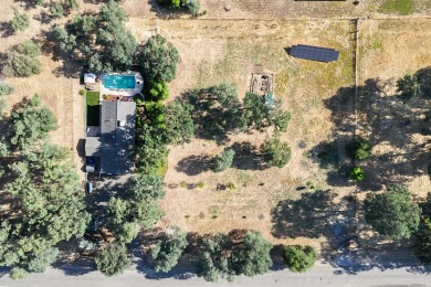 ESCAPE TO COUNTRY PARADISE WITHOUT SACRIFICING CONVENIENCE! This on Palo Cedro Golf Club in California - for sale on GolfHomes.com, golf home, golf lot