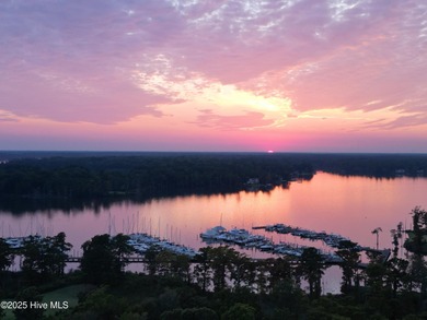 Immaculate, well-maintained home in the premier golf and on Sound Golf Links at Albemarle Plantation in North Carolina - for sale on GolfHomes.com, golf home, golf lot