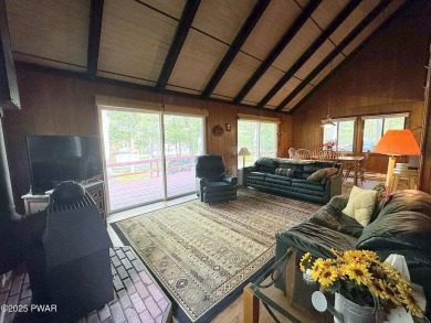 CUTE & WELCOMING 4-SEASON Chalet style CONTEMPORARY IN FAWN LAKE on Forest Lake Club in Pennsylvania - for sale on GolfHomes.com, golf home, golf lot