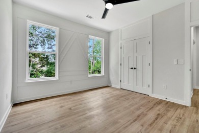 Welcome to your dream home in the heart of Greenwood, SC. This on Hunters Creek Golf and Country Club  in South Carolina - for sale on GolfHomes.com, golf home, golf lot