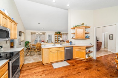 This 3-bedroom, 2-bath home in the Isabella neighborhood of Hot on Isabella Golf Course  in Arkansas - for sale on GolfHomes.com, golf home, golf lot